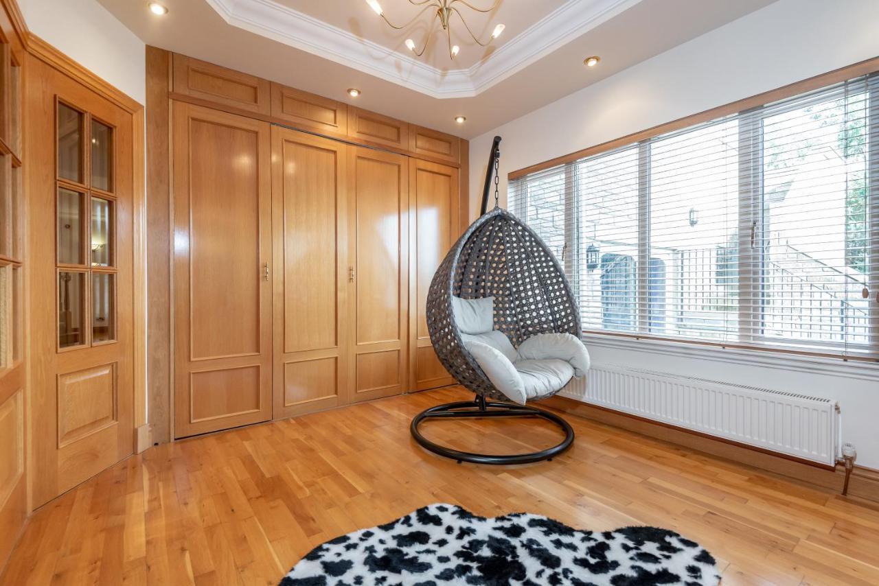Villa Luxury 6-Bed House With Pool Glenrothes Exterior foto