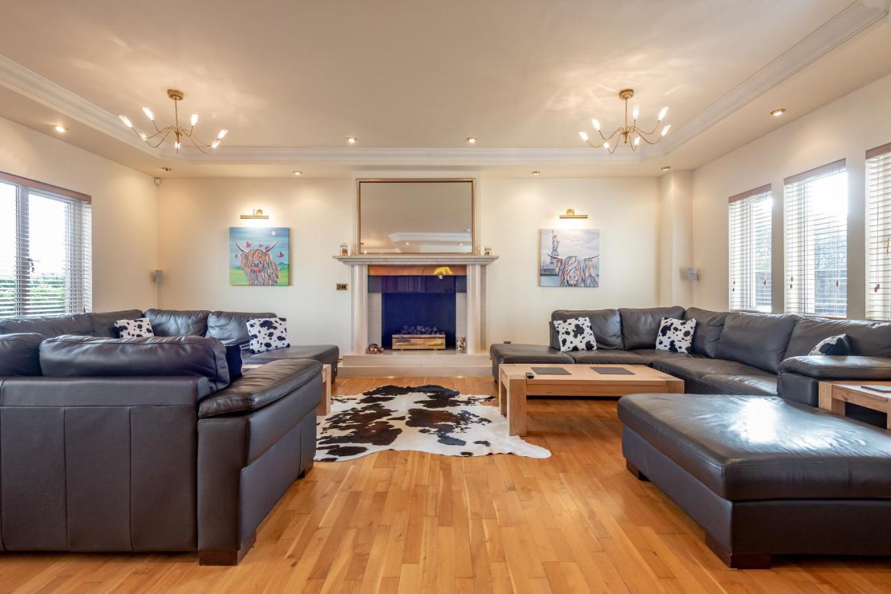 Villa Luxury 6-Bed House With Pool Glenrothes Exterior foto