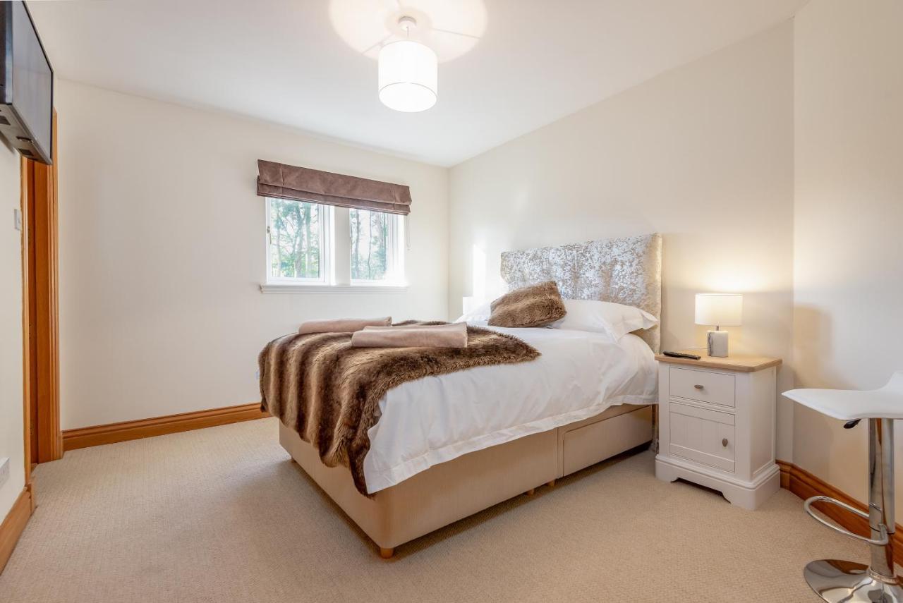 Villa Luxury 6-Bed House With Pool Glenrothes Exterior foto