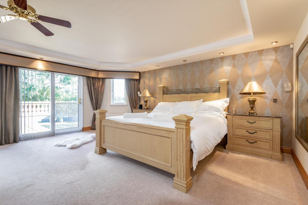 Villa Luxury 6-Bed House With Pool Glenrothes Exterior foto